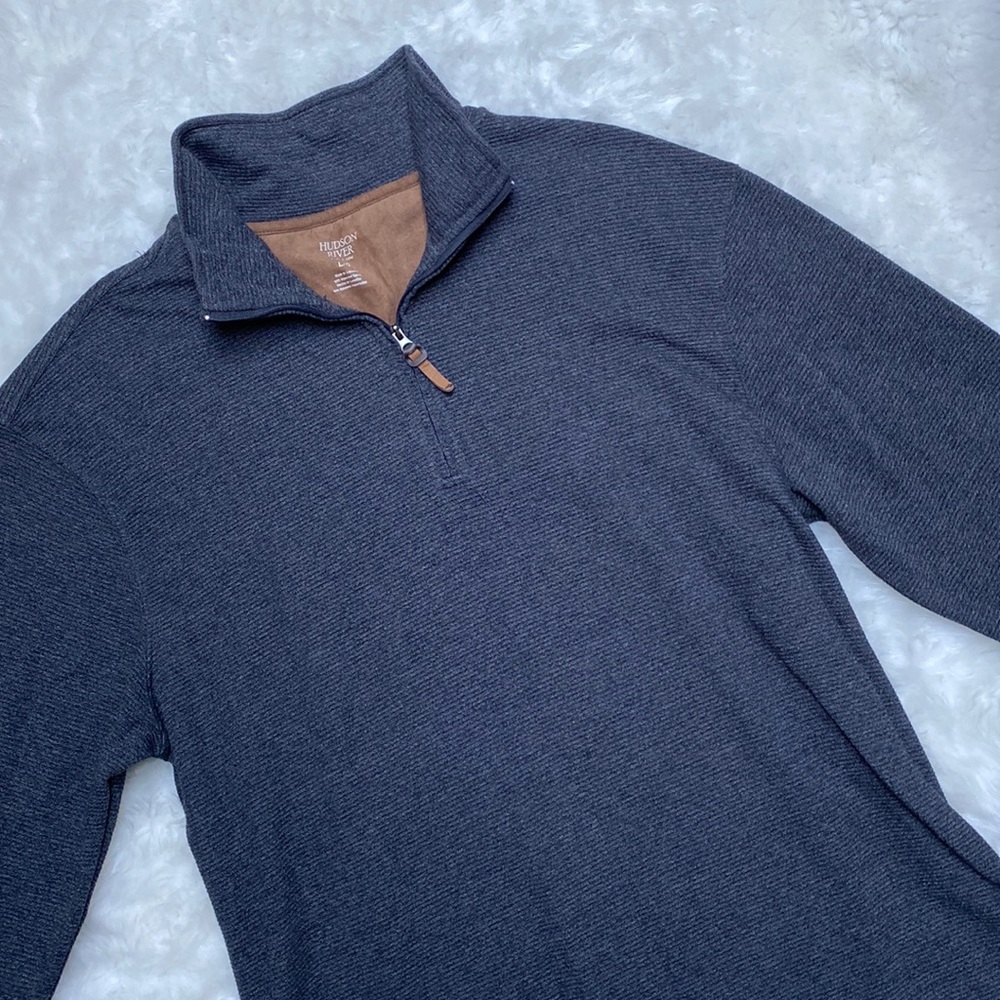 Quarter zip pull over